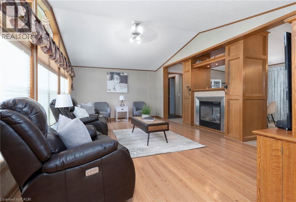 1161 4TH CONCESSION Road West, Flamborough, Ontario, L8B0X3, Flamborough, Ontario — photo 4 of 5