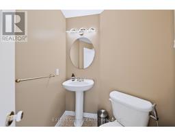 Bathroom - 5b Kemp Drive, Ottawa, ON K1T3W9 Photo 7