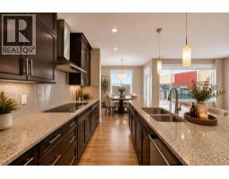 27 Redstone Heights NE - photo 6