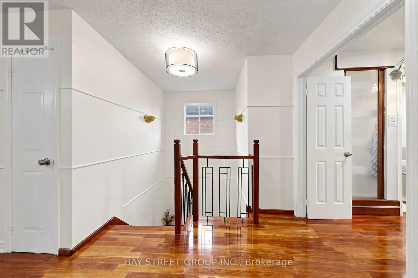 2334 WILDWOOD CRESCENT - 16