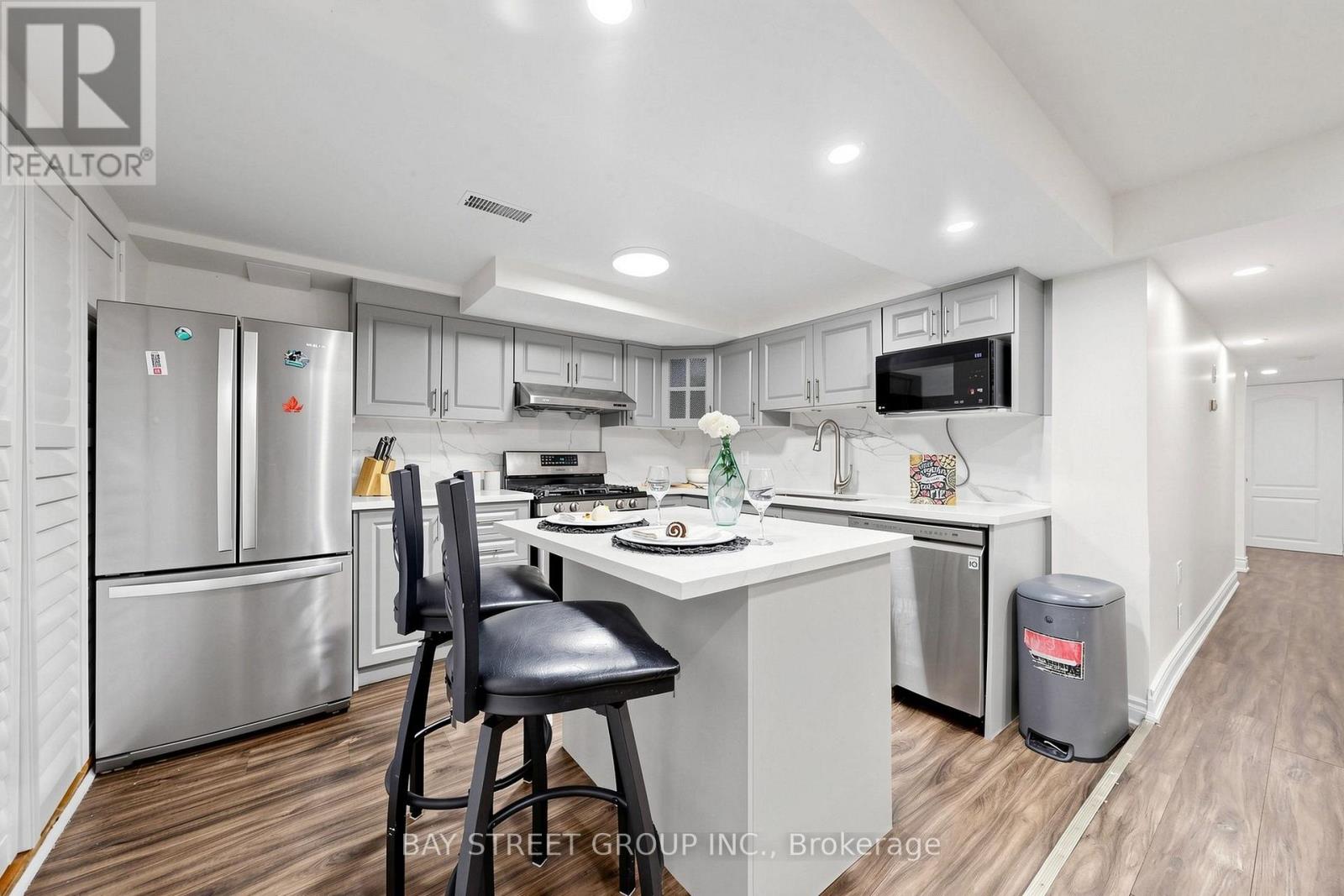 2334 WILDWOOD CRESCENT - Image 32