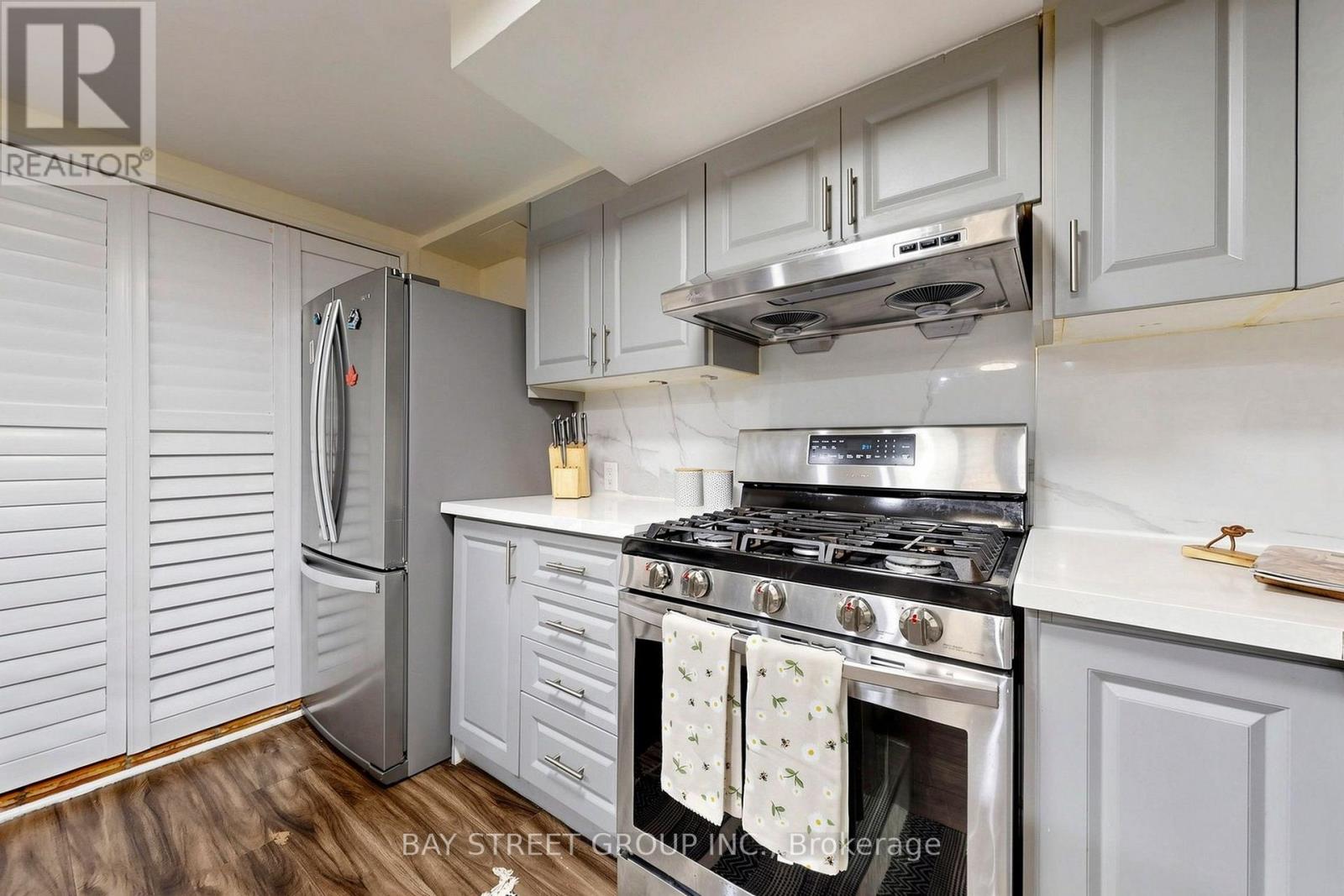 2334 WILDWOOD CRESCENT - 35