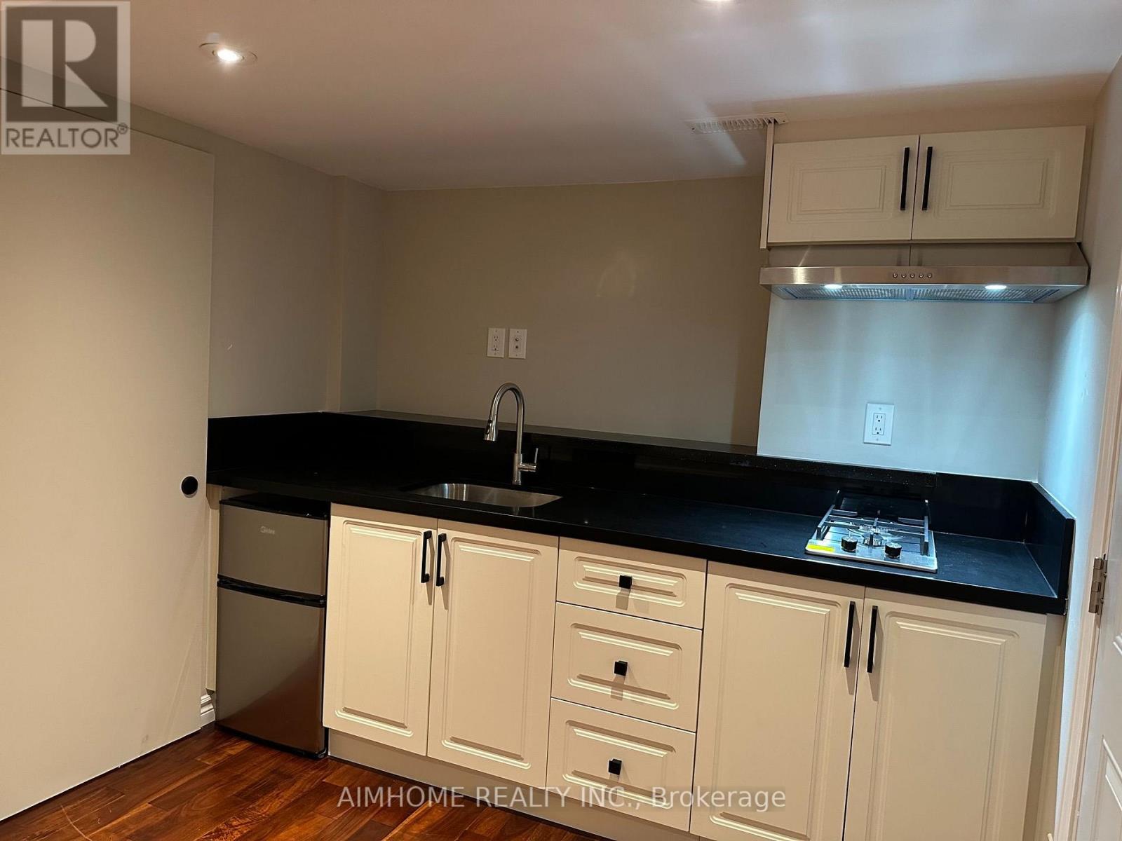 #Apartment 35 Royal Orchard BSMT Unit Boulevard, Markham (Thornhill), Ontario, L3T3C4, Markham (Thornhill), Ontario — photo 2 of 5