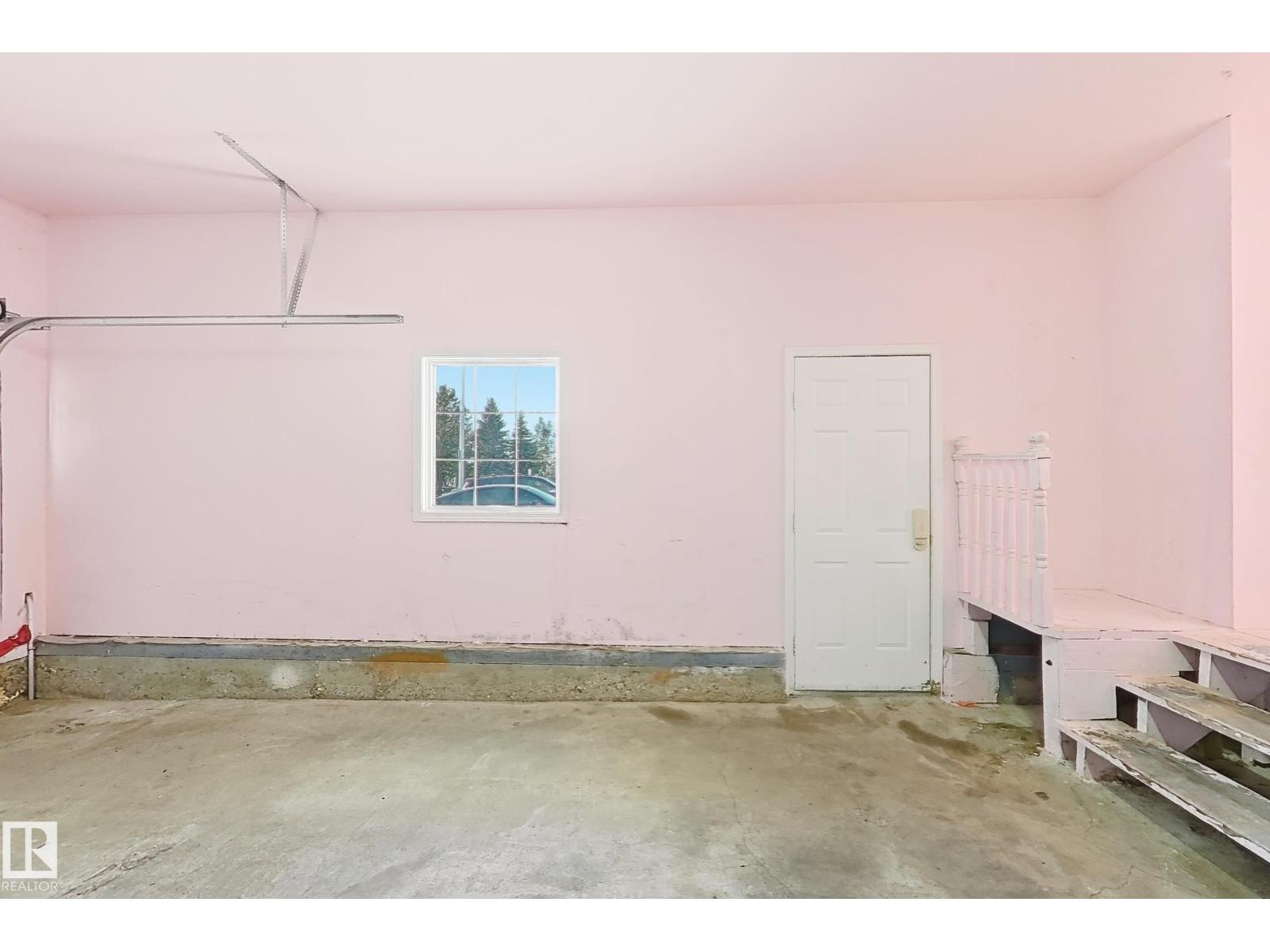 3015 37 ST NW - 51