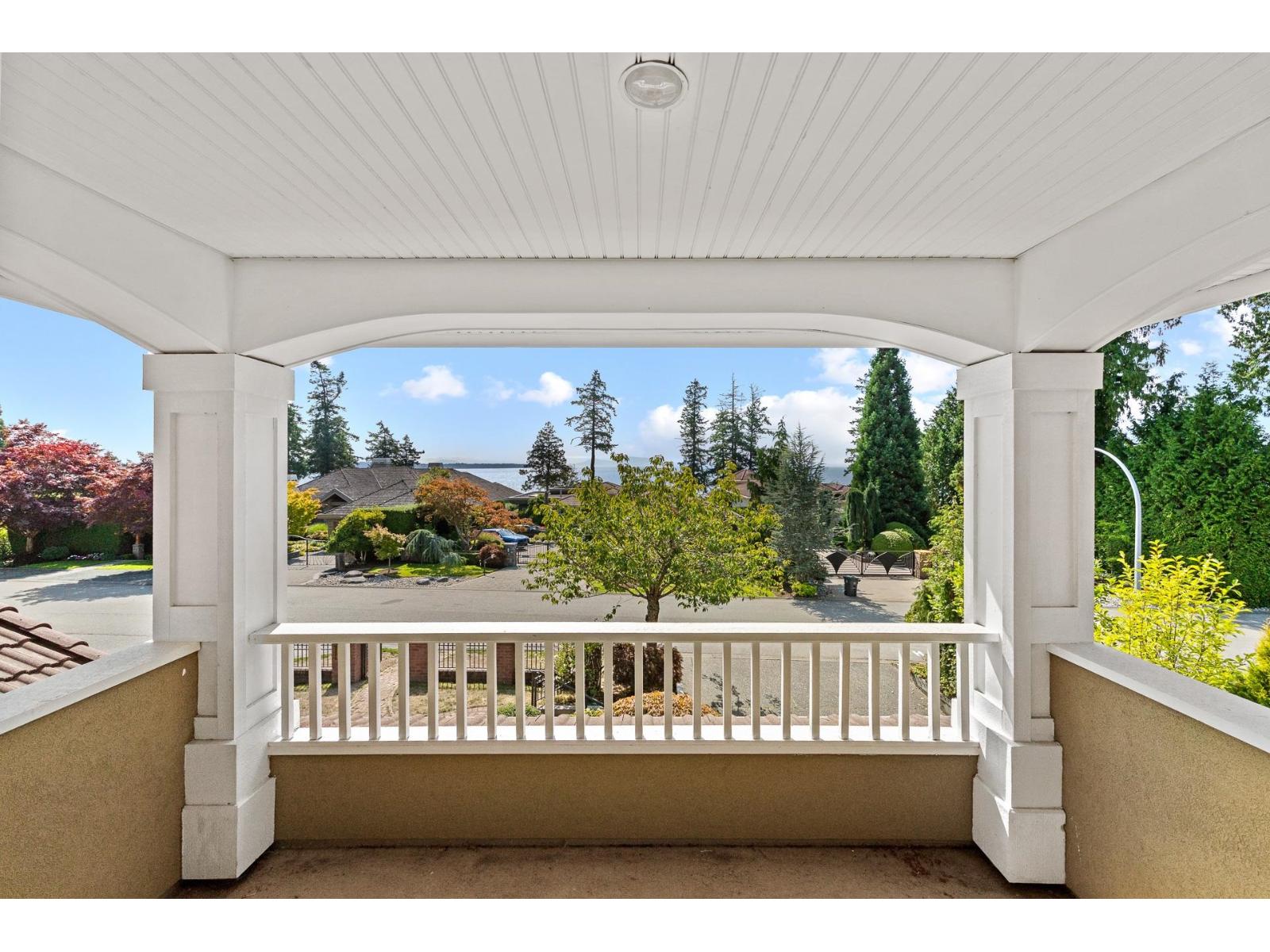 13477 13A Avenue, Surrey, British Columbia, V4A1C5, Surrey, British Columbia — photo 5 of 5