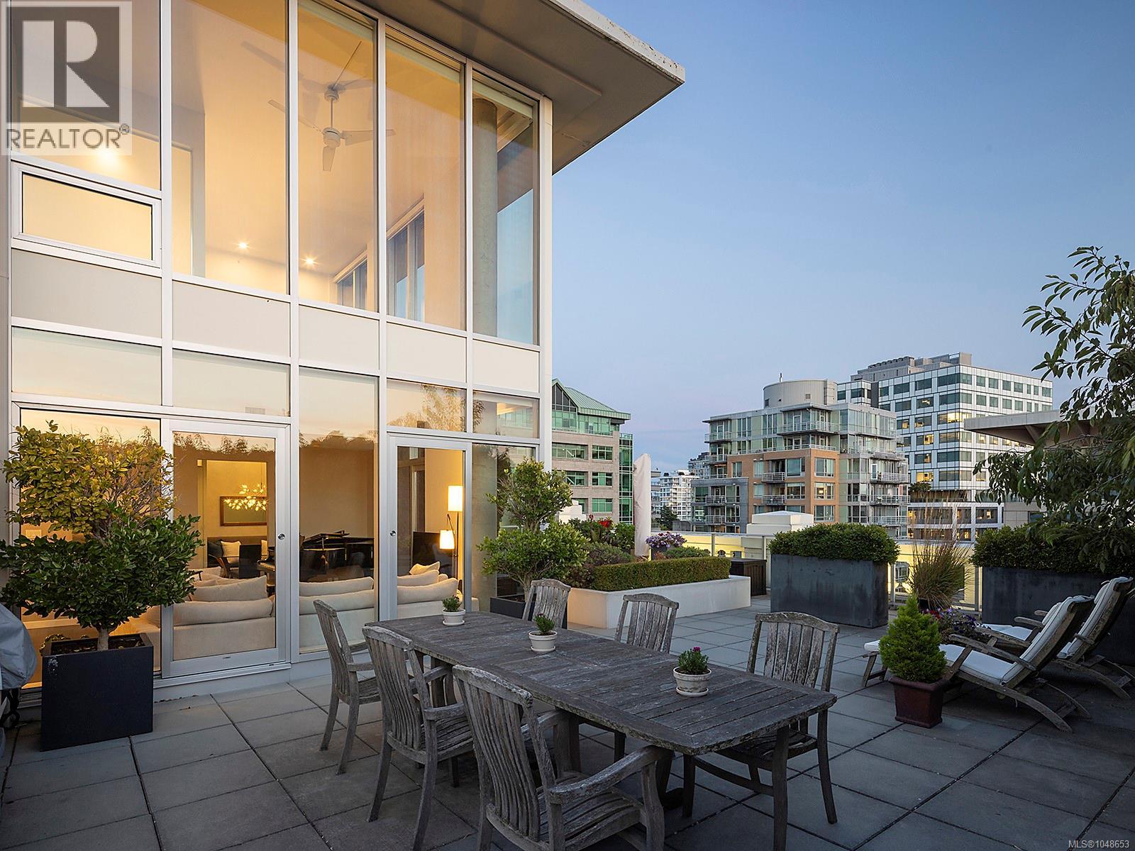 500 770 Fisgard Street, Victoria