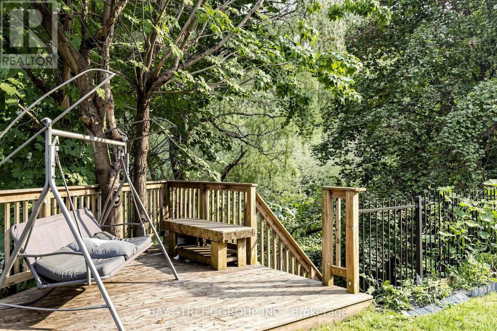 2334 WILDWOOD CRESCENT - 43