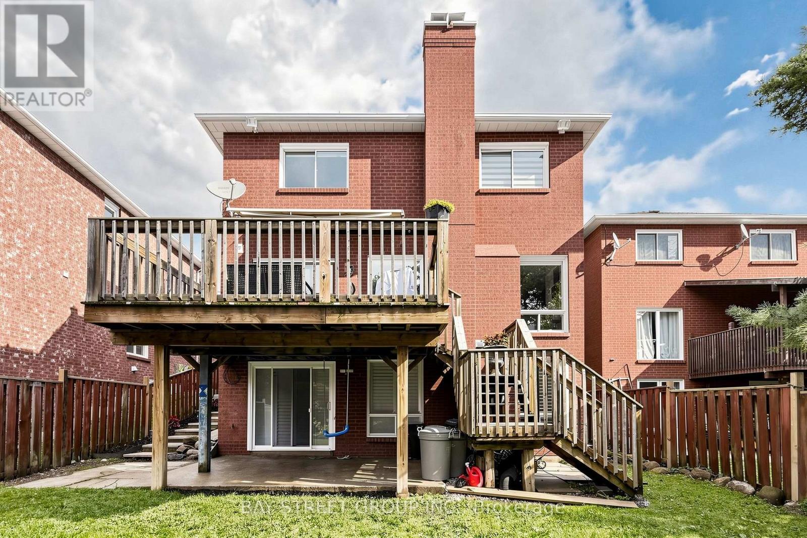 2334 WILDWOOD CRESCENT - 40