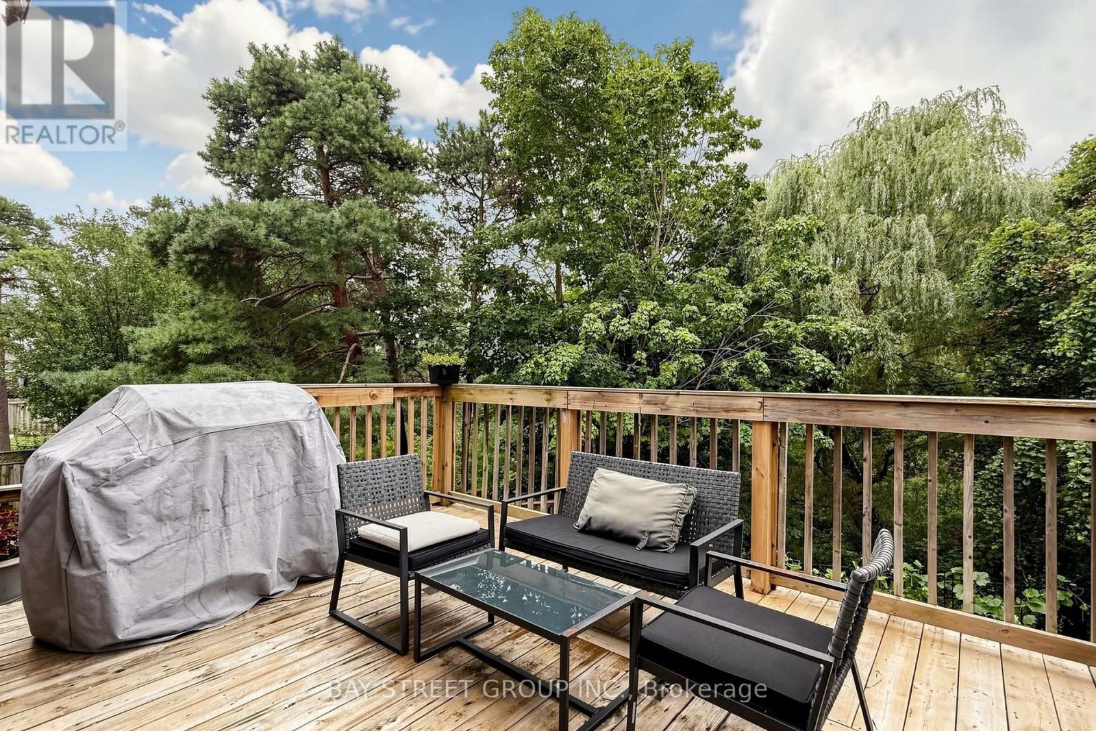 2334 WILDWOOD CRESCENT - 41