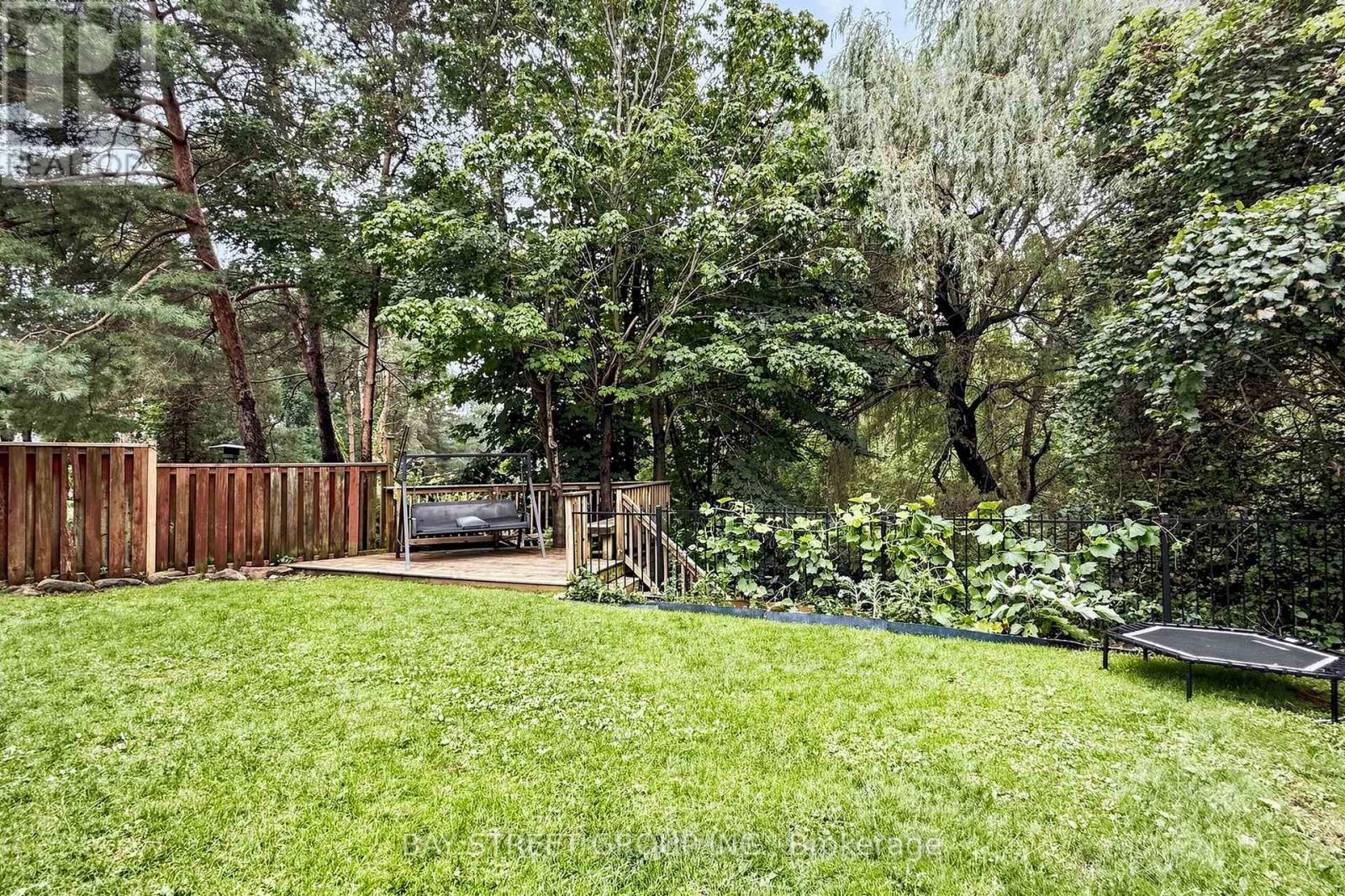 2334 WILDWOOD CRESCENT - 46