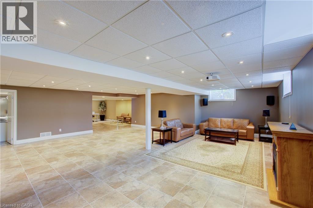 457 CARYNDALE Drive - Image 30