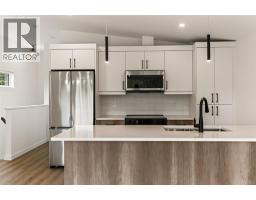 Kitchen - 113 Whitetail Drive, Fernie, BC V0B1M4 Photo 9