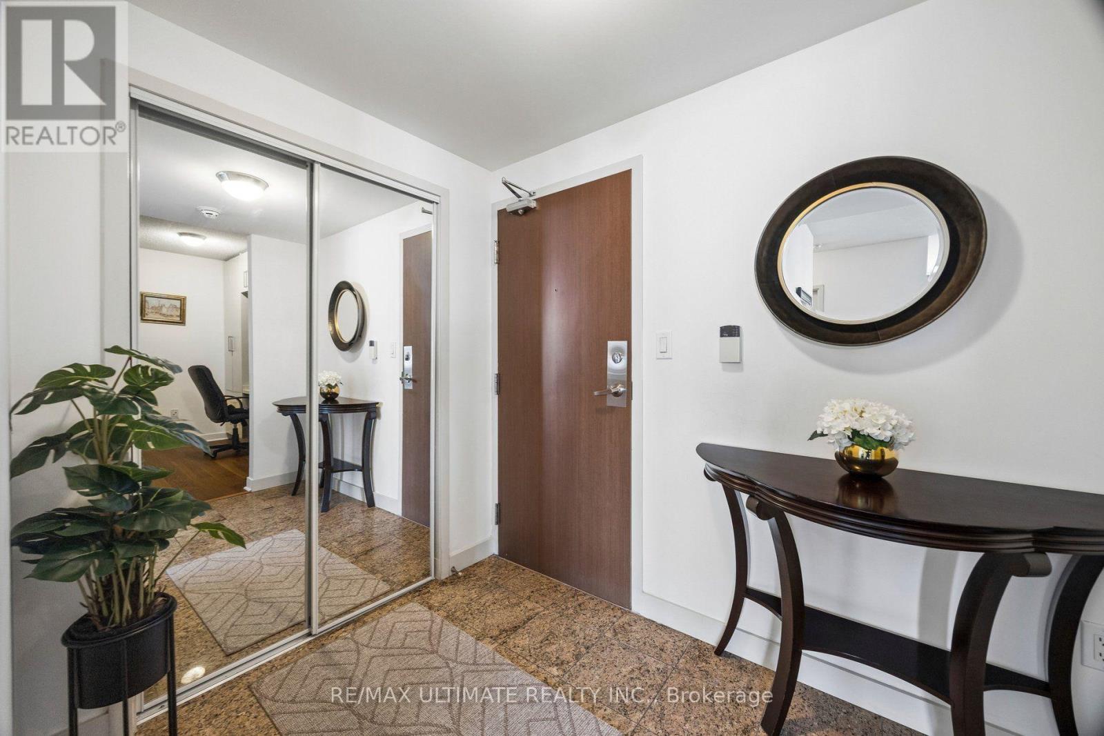 #1812 35 Mariner Terrace, Toronto (Waterfront Communities), Ontario, M5V3V9, Toronto (Waterfront Communities), Ontario — photo 4 of 5