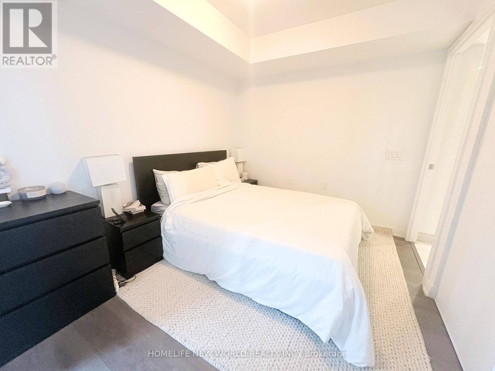 #719 525 ADELAIDE STREET W - 16