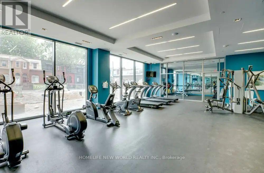 #719 525 ADELAIDE STREET W - 27