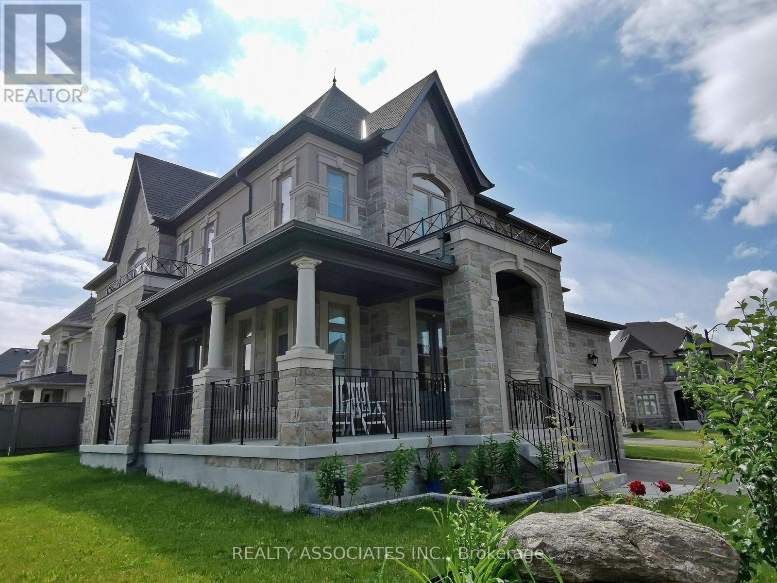 241 STORMONT TRAIL - 4