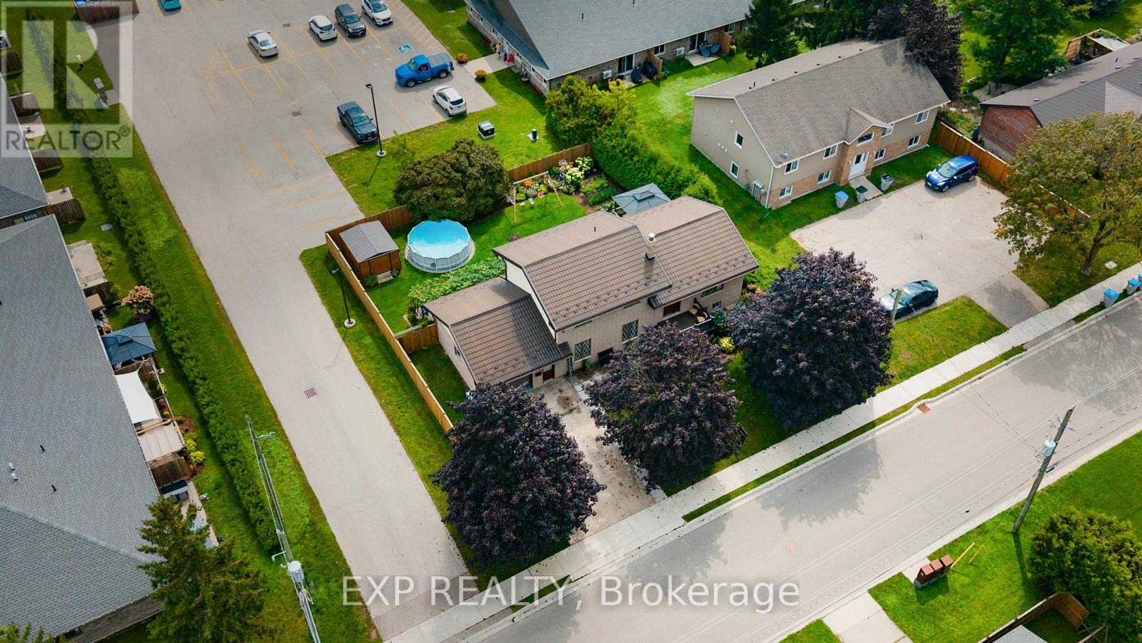 590 ALBERT AVENUE N - 3