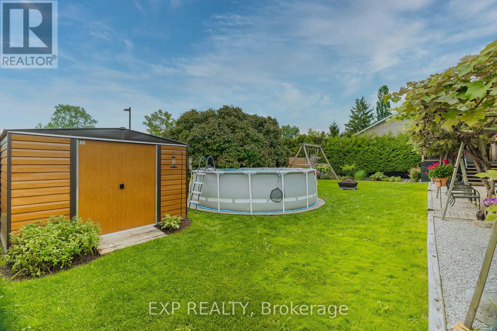 590 ALBERT AVENUE N - 36