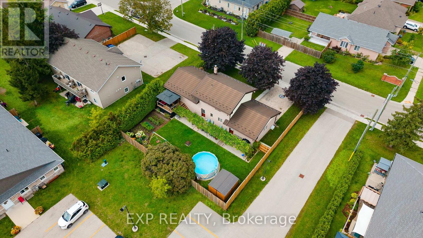 590 ALBERT AVENUE N - 4