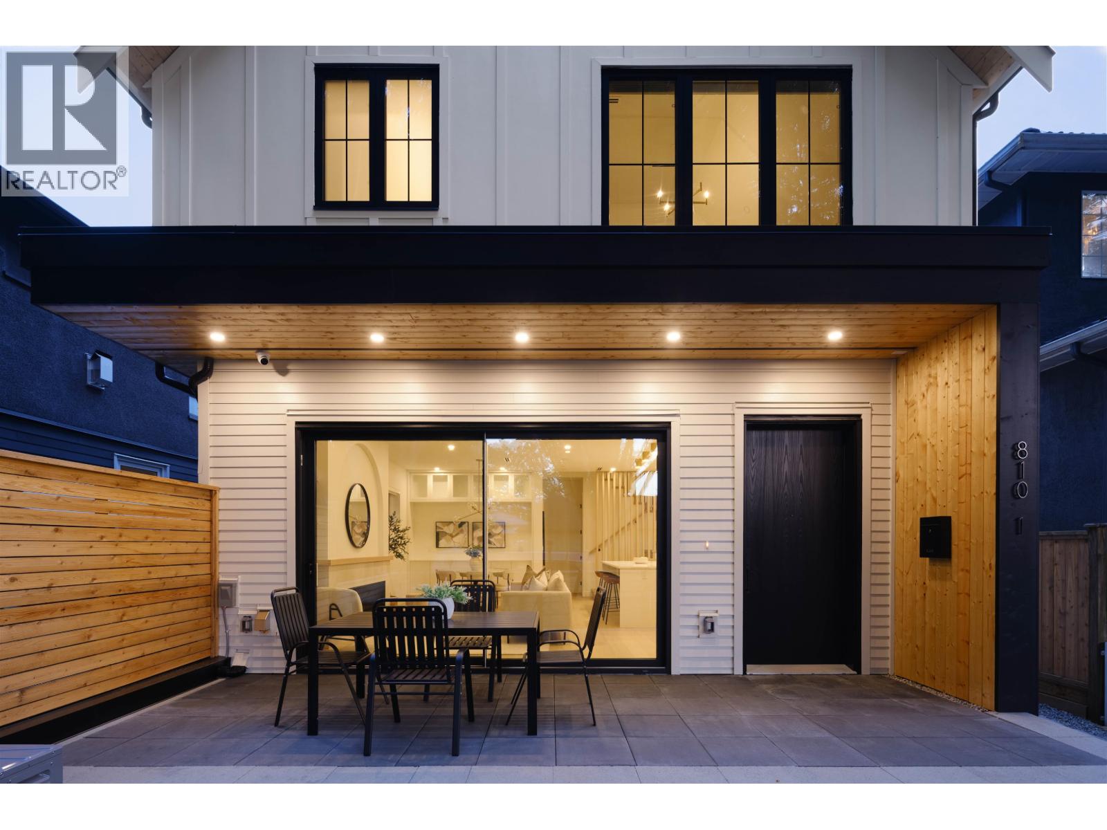 #1 810 22ND Avenue, Vancouver, British Columbia, V5V1V7, Vancouver, British Columbia — photo 3 of 5