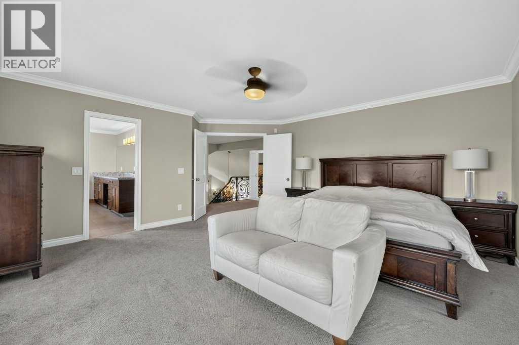 95 Woodridge Close SW - 31
