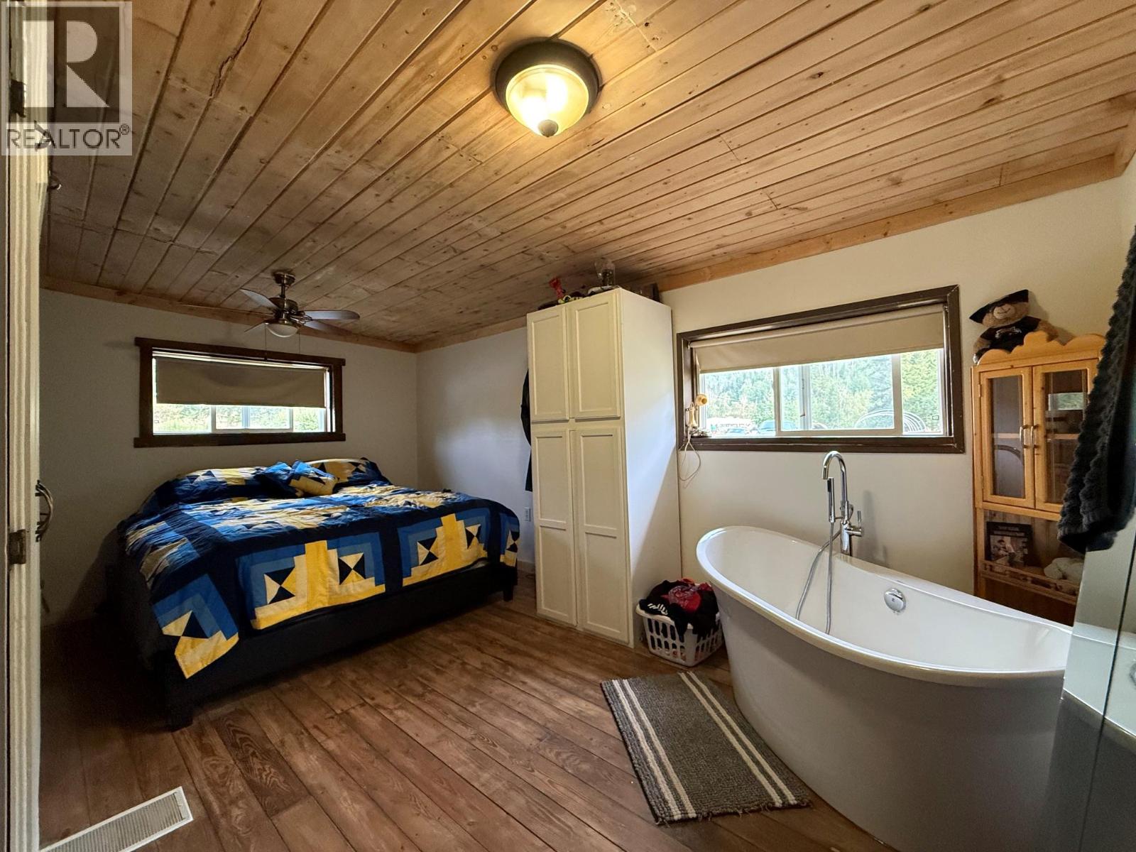 3320 Birch Island Lost Creek Road - Image 13