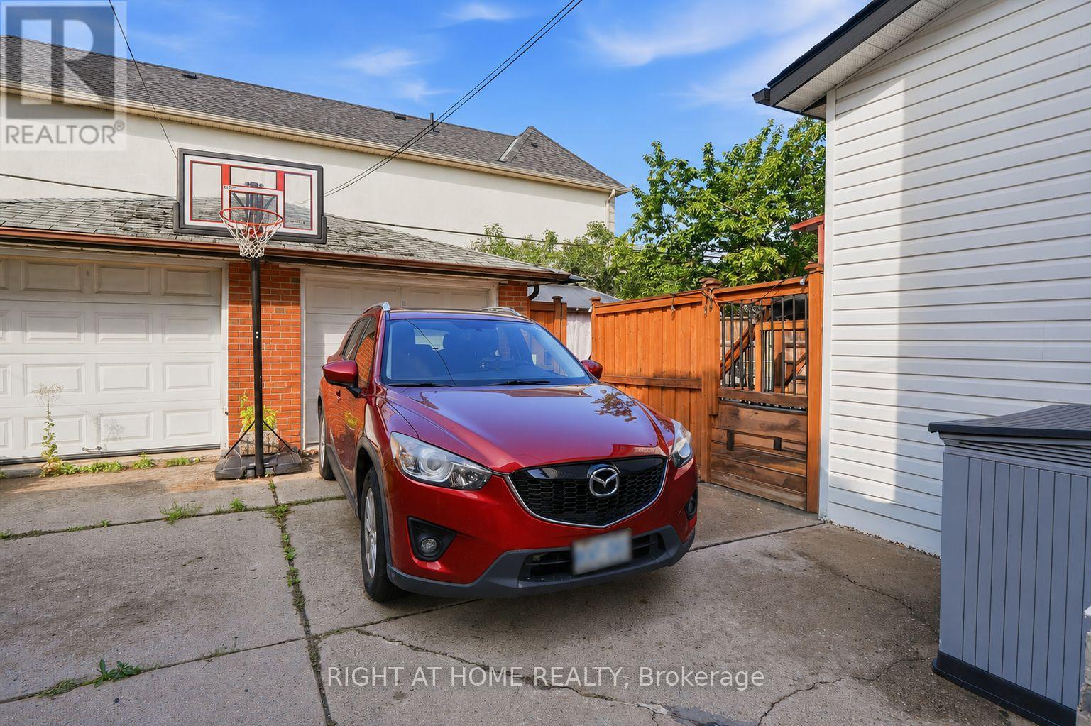 16 Greendale Avenue, Toronto, ON photo 35