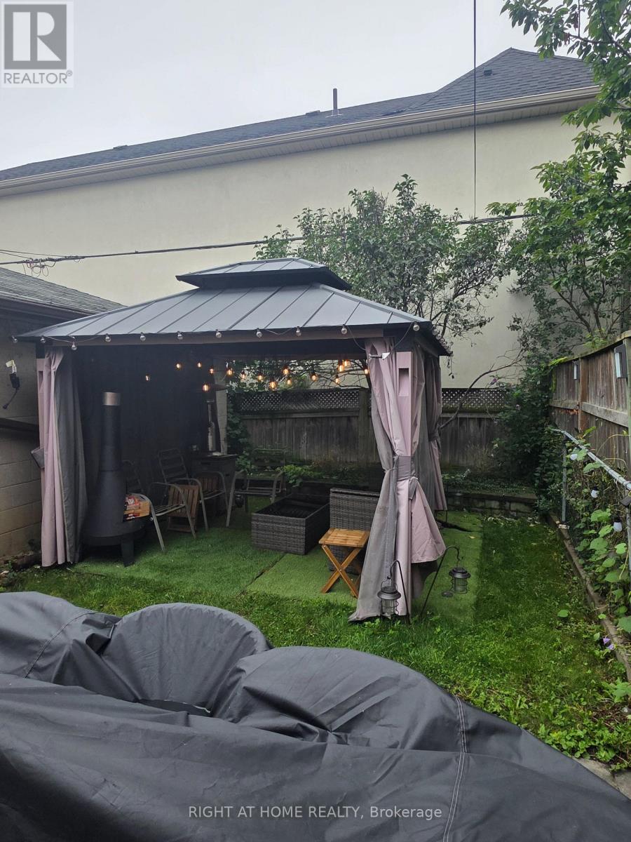 16 Greendale Avenue, Toronto, ON photo 37