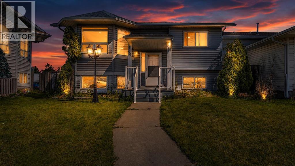 40 Costa Mesa Place NE, Calgary, Alberta, T1Y6W8