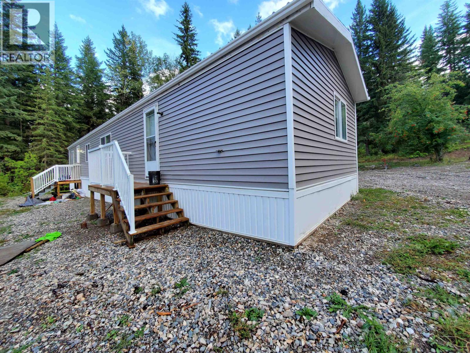 2630 ROBERTA Road, Quesnel, British Columbia, V2J6L5, Quesnel, British Columbia — photo 1 of 5