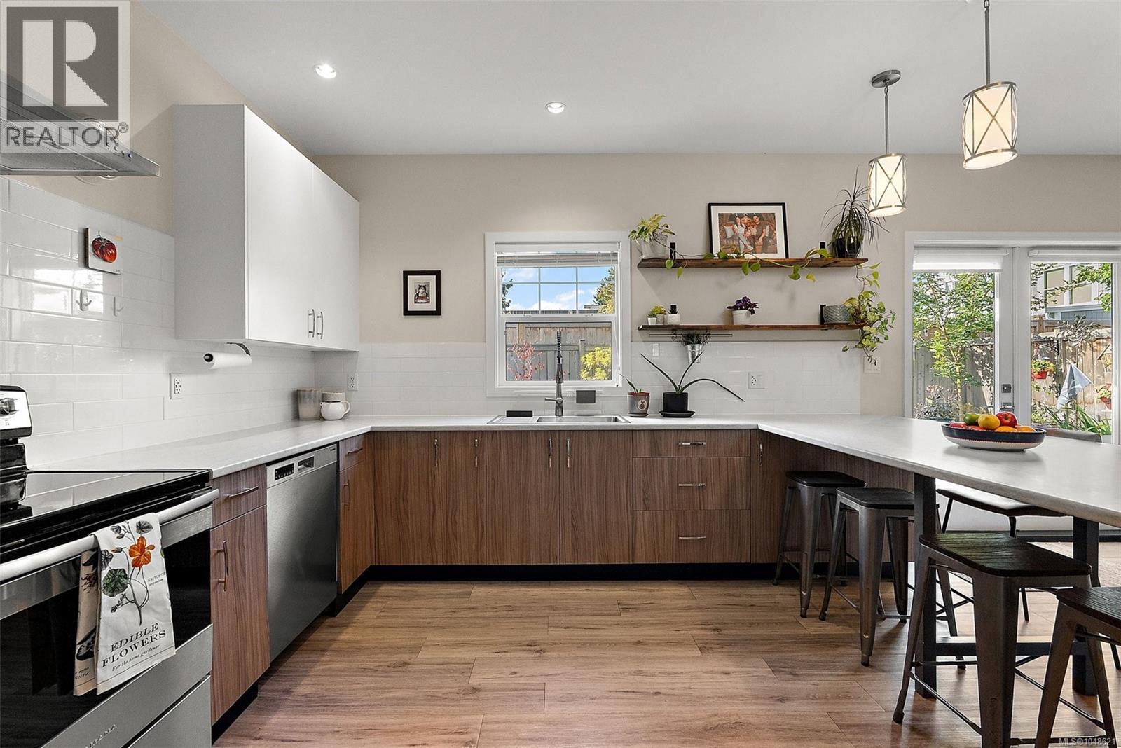  1113 Lyall Street, Esquimalt