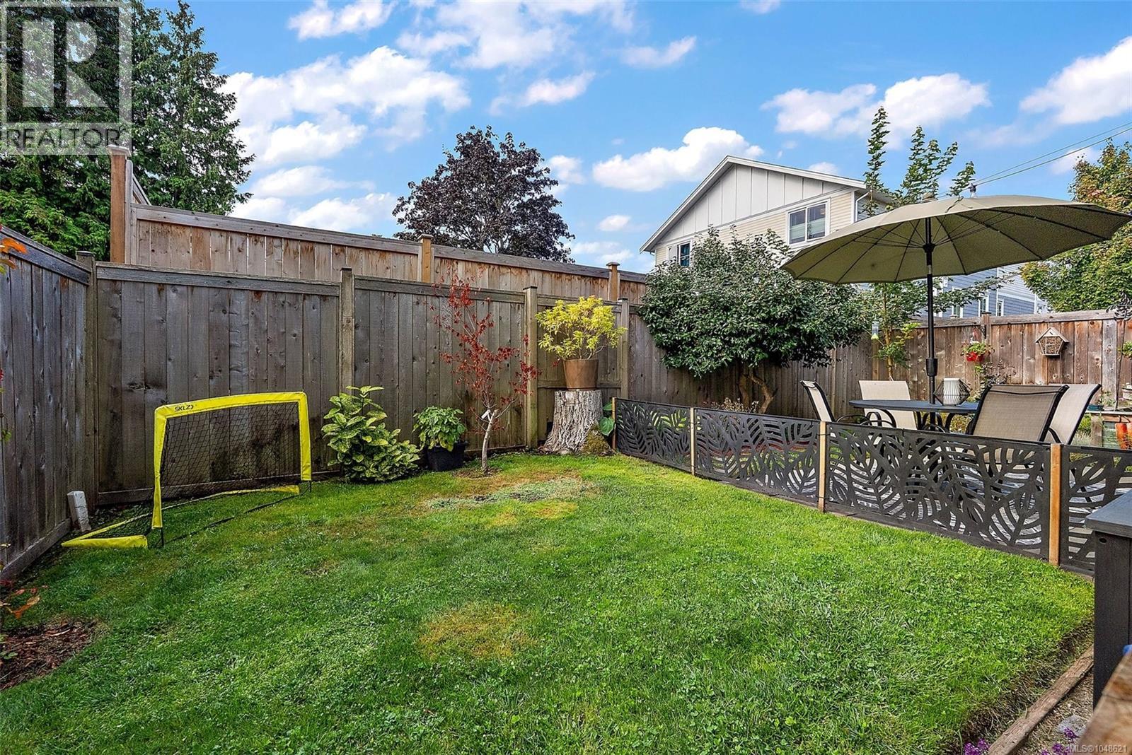 1113 Lyall St - 30