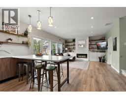 1113 Lyall St, Esquimalt, BC V9A5G3 Photo 15