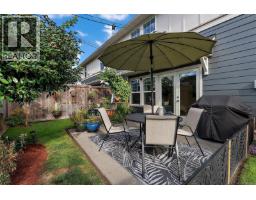 1113 Lyall St, Esquimalt, BC V9A5G3 Photo 29
