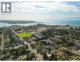 1113 Lyall St, Esquimalt, BC V9A5G3 Photo 31
