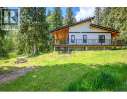 4pc Bathroom - 522 North Fork Road, Cherryville, BC V0E2G0 Photo 10