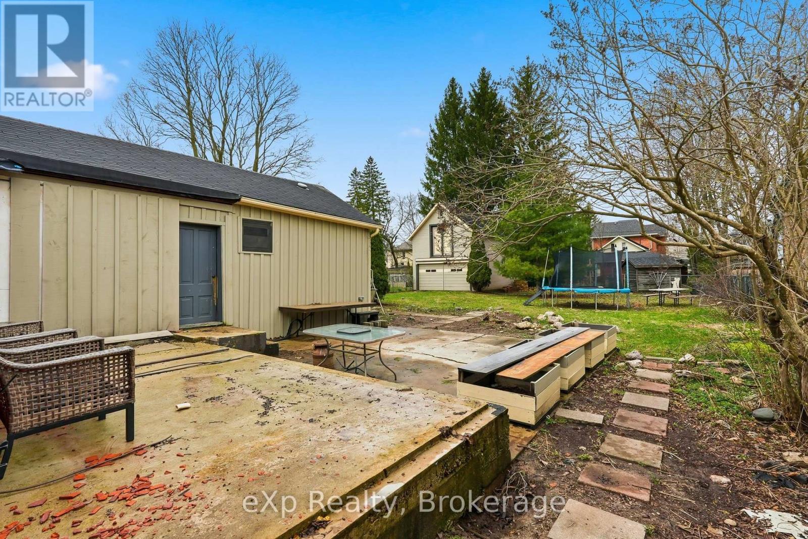 415 GIBSON STREET - 33