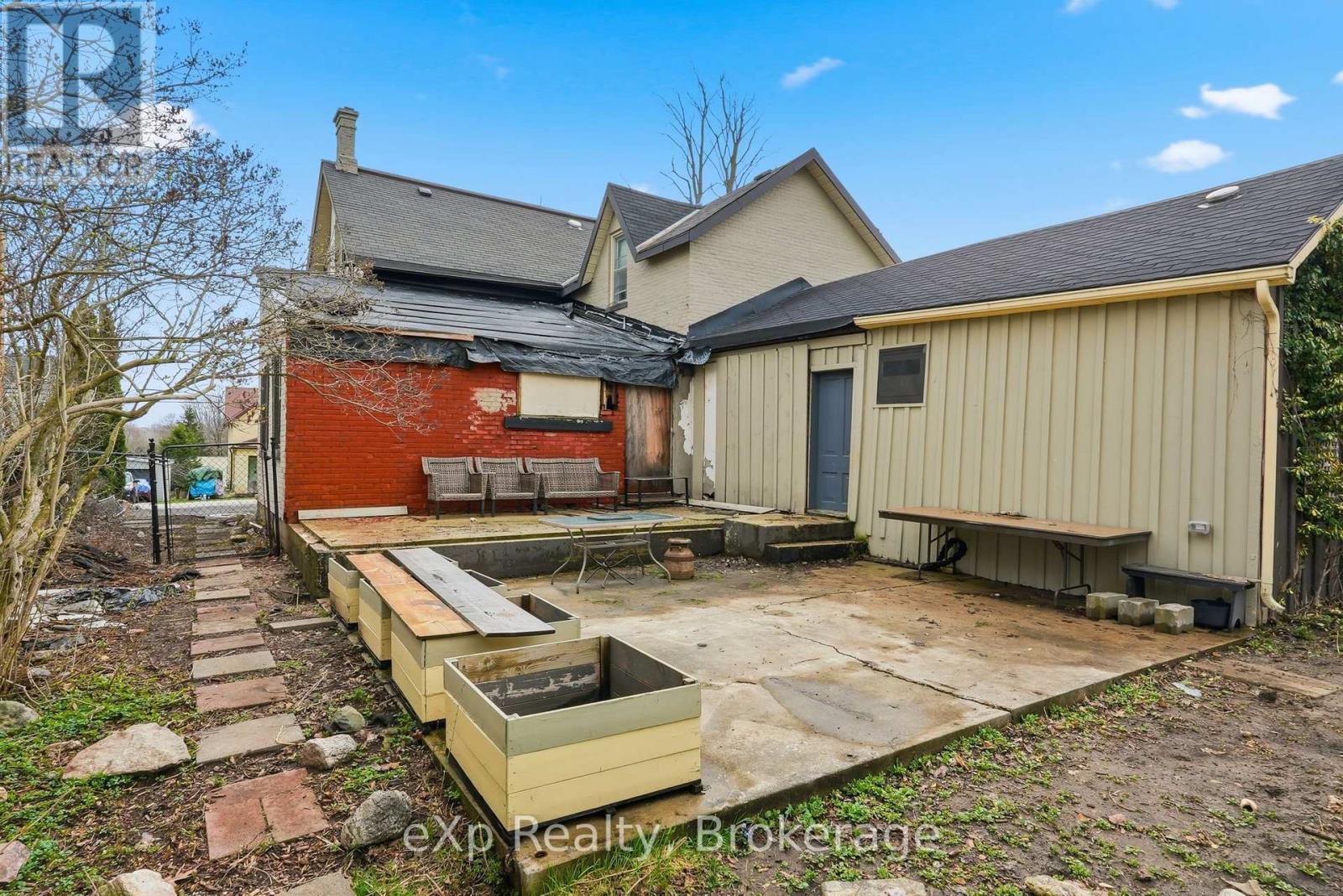 415 GIBSON STREET - 34