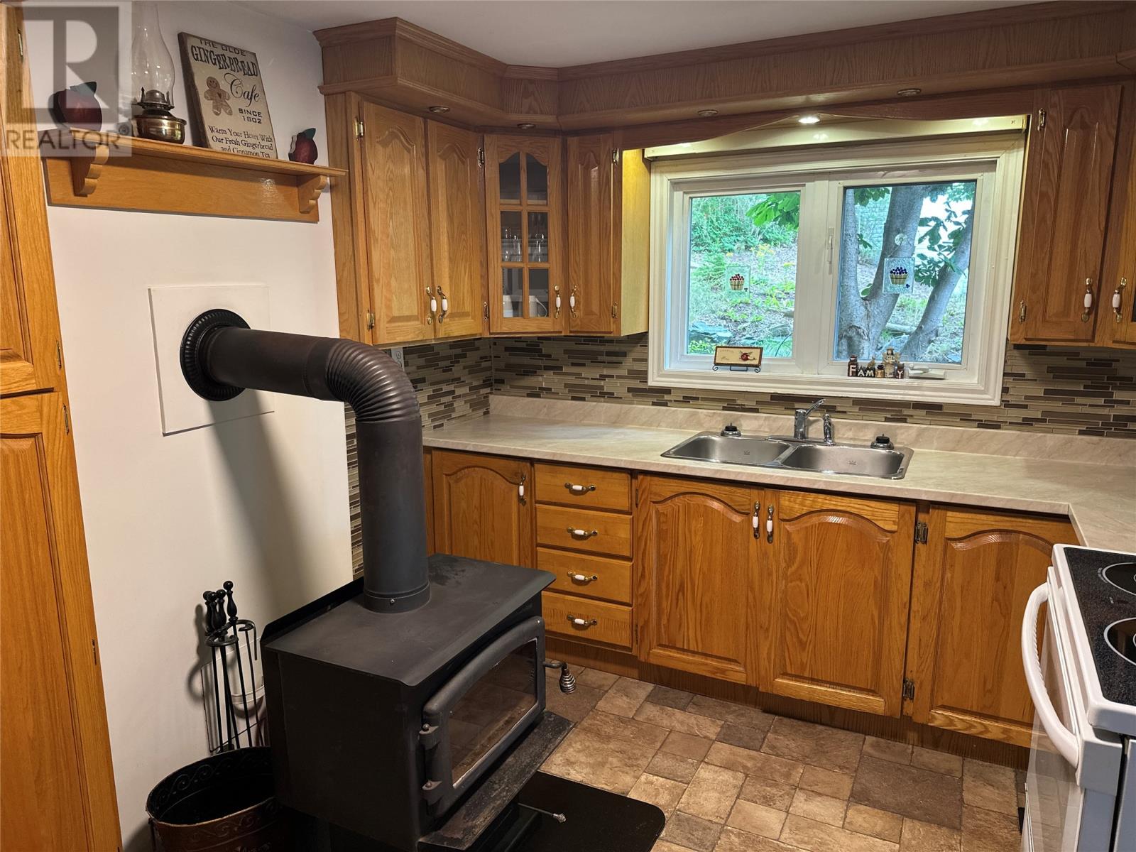 40 Cove Road - 28