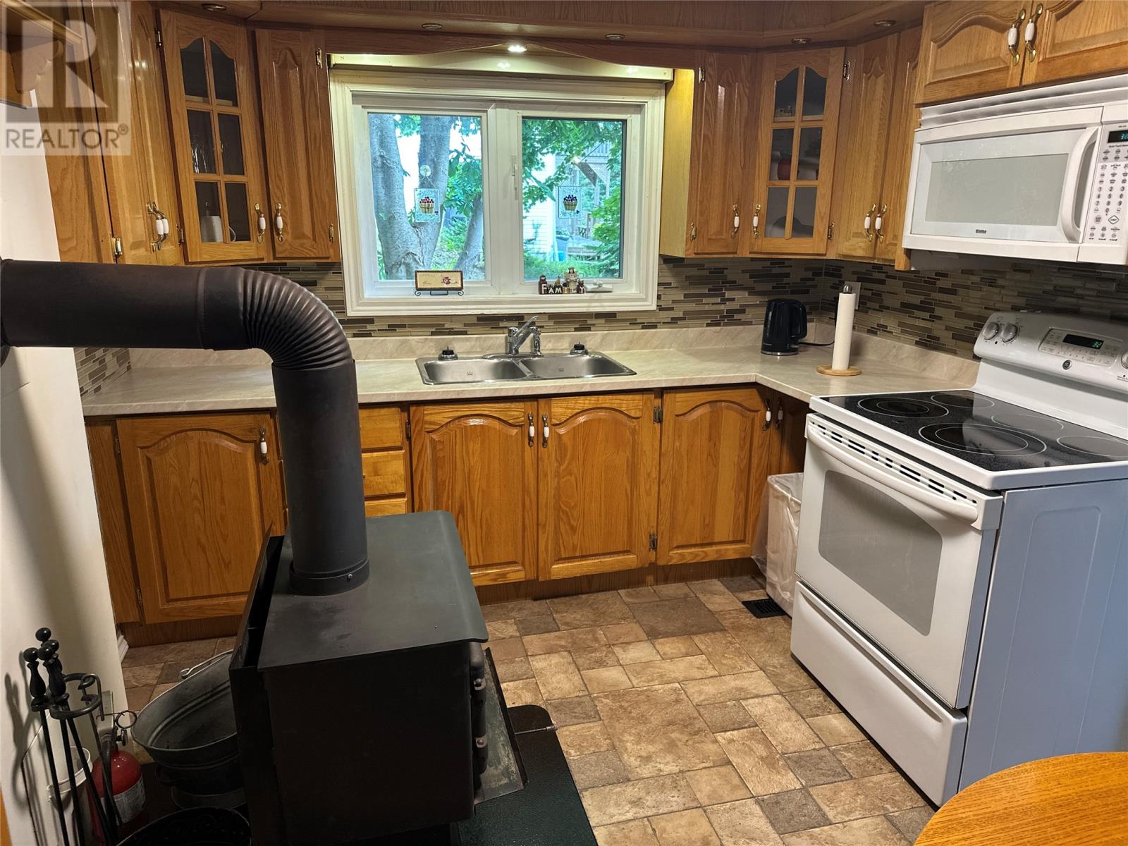 40 Cove Road - 29