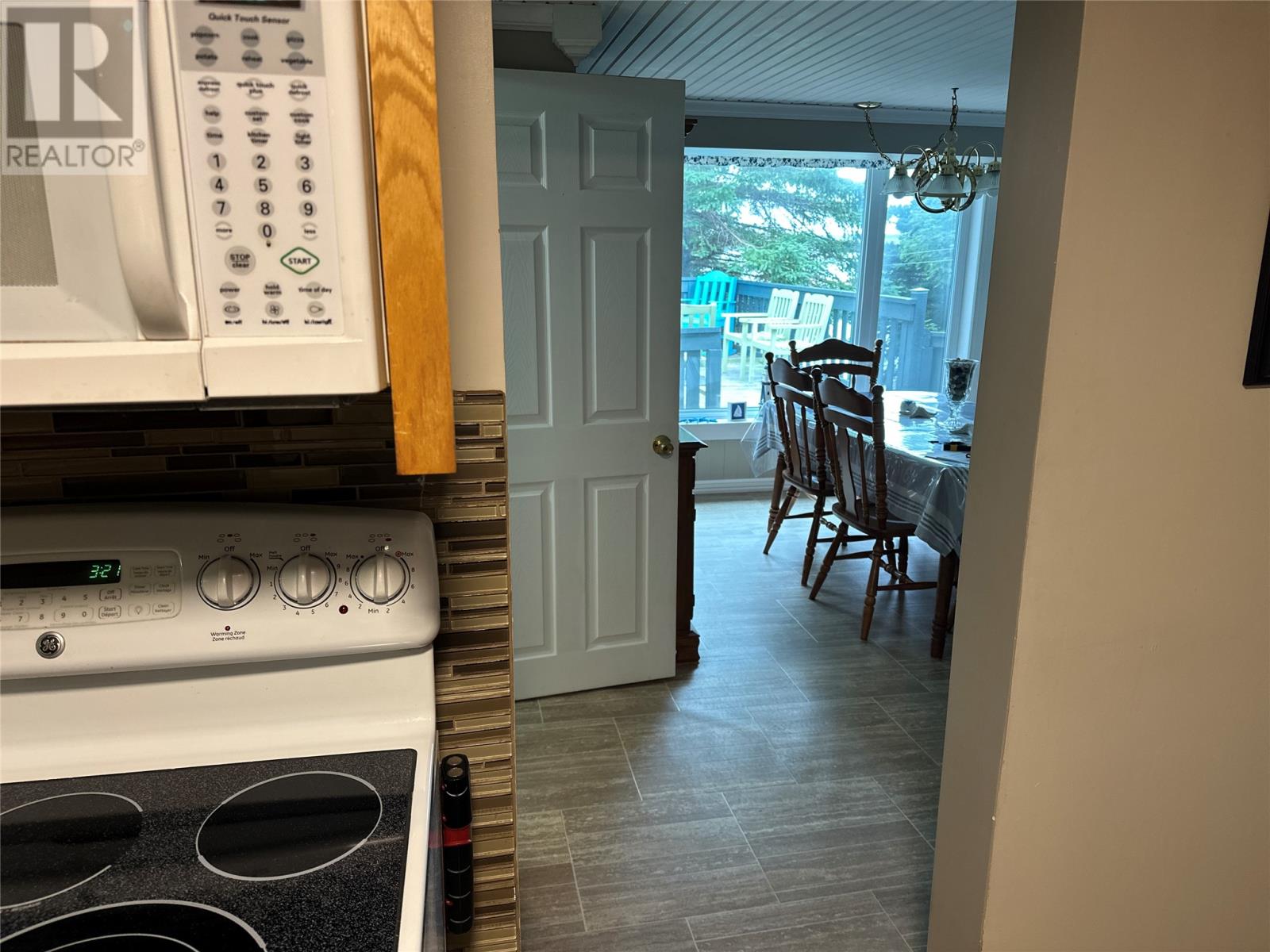 40 Cove Road - 31