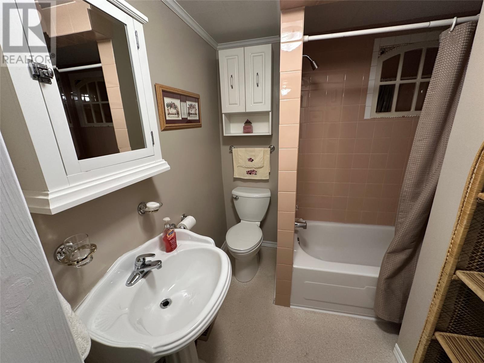 40 Cove Road - 34