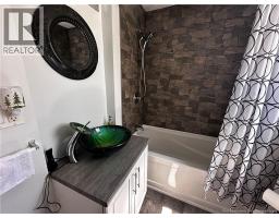 150-152 Dumaresq Street, Bathurst, NB E2A1H6 Photo 11