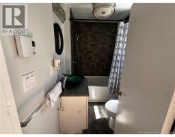 150-152 Dumaresq Street, Bathurst, NB E2A1H6 Photo 9