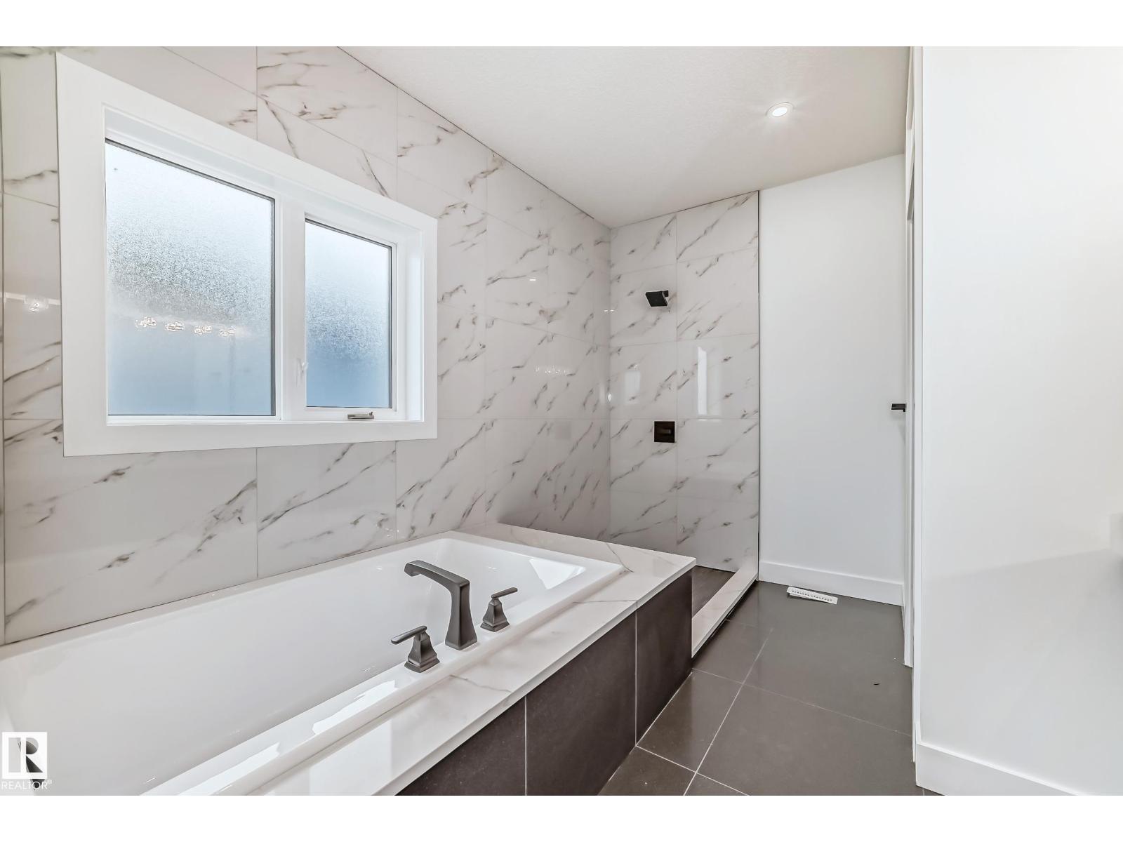8418 223 A Street NW, Rosenthal (Edmonton) — photo 22 of 30: Property photo