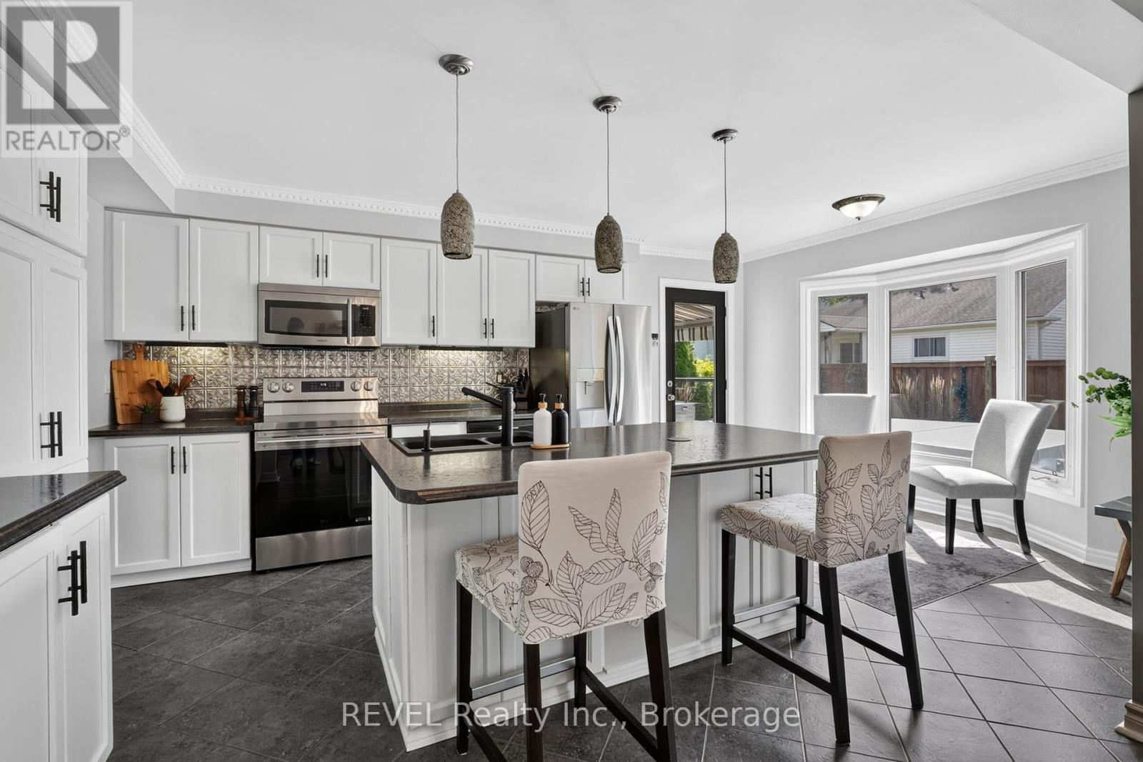 10 MEADOWBROOK LANE - 11