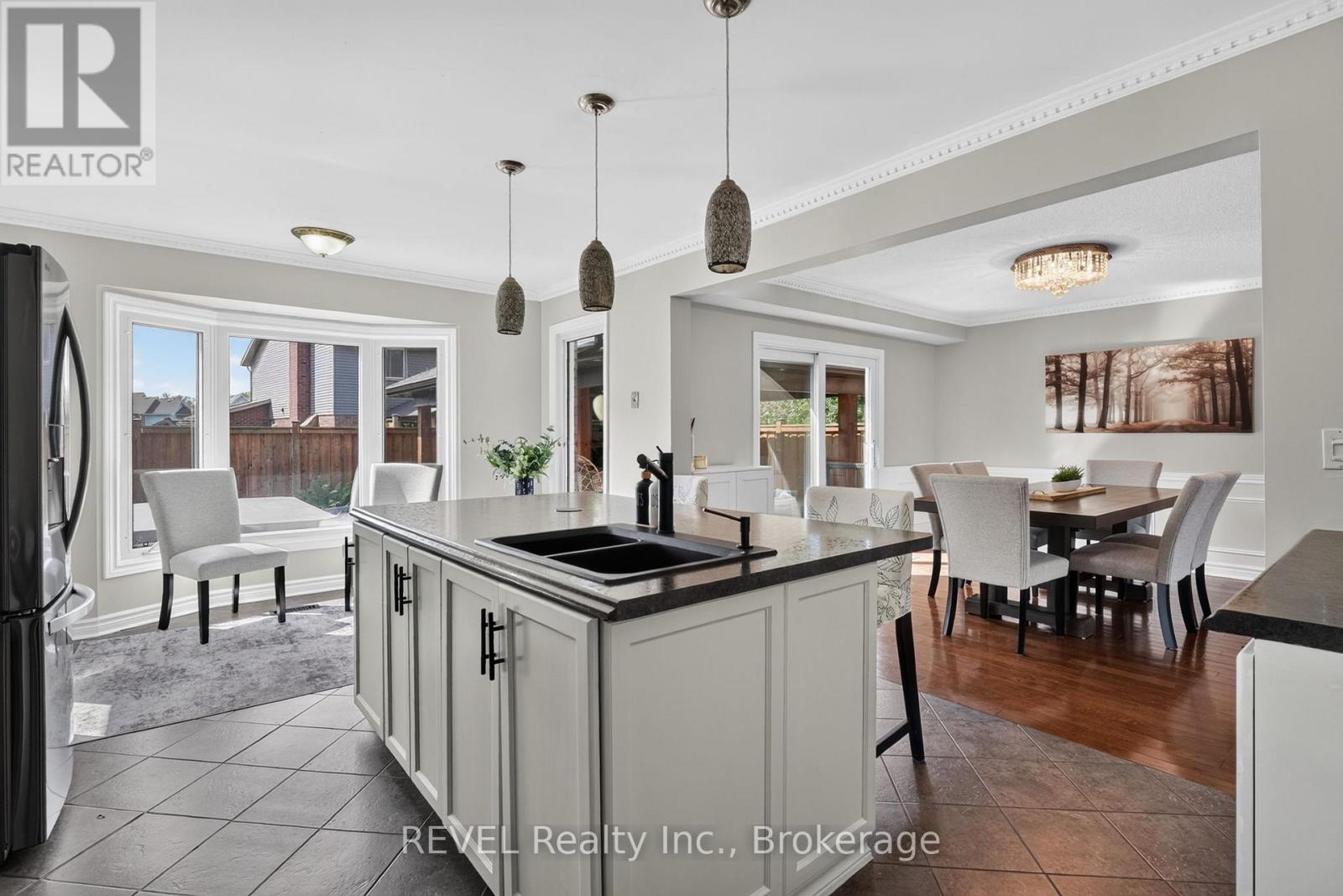 10 MEADOWBROOK LANE - 12