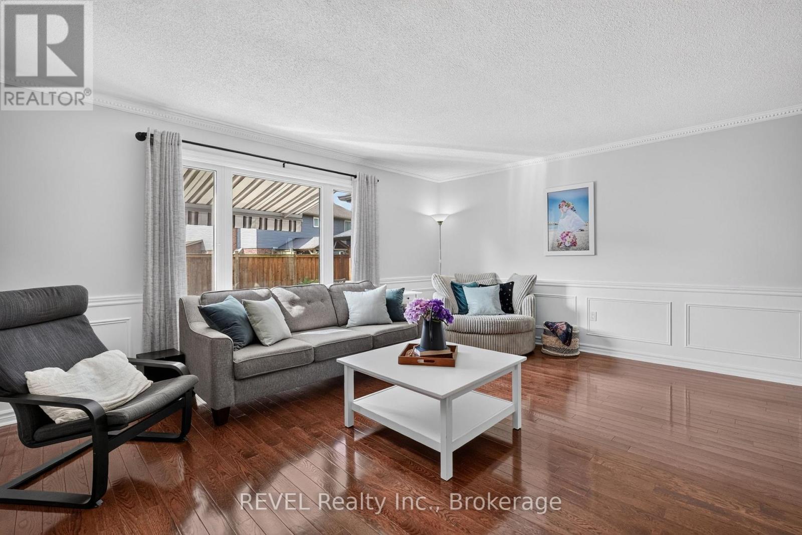 10 MEADOWBROOK LANE - Image 18