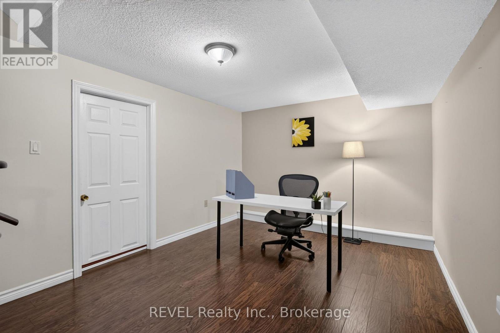10 MEADOWBROOK LANE - 35