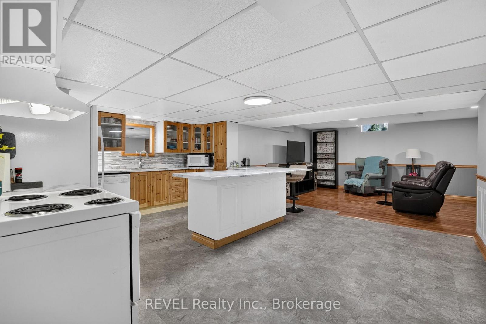 10 MEADOWBROOK LANE - 38